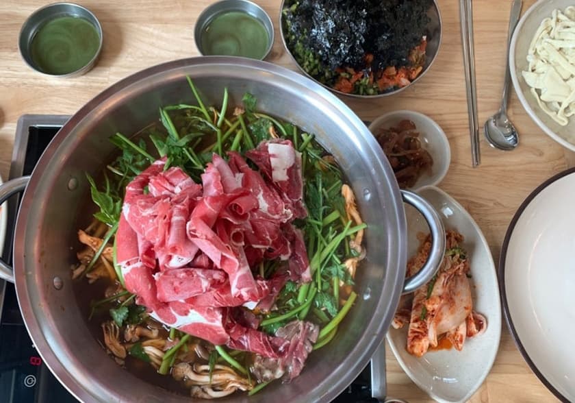 오월얼크니손칼국수
