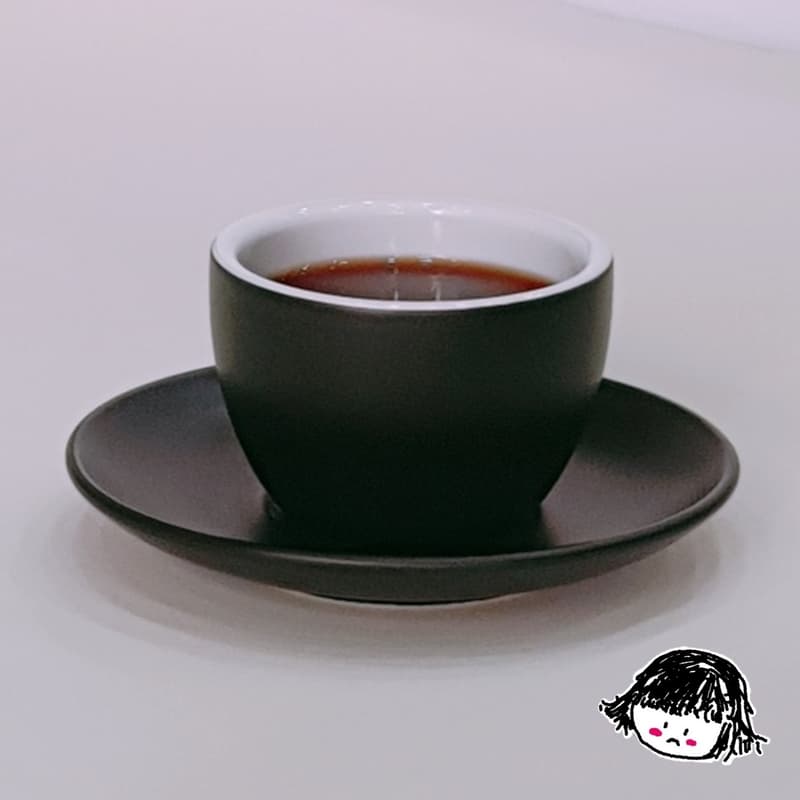 콜롬비아 원두로 내린 따뜻한 아메리카노 아싸라비아 콜롬비아 (아메리카노)