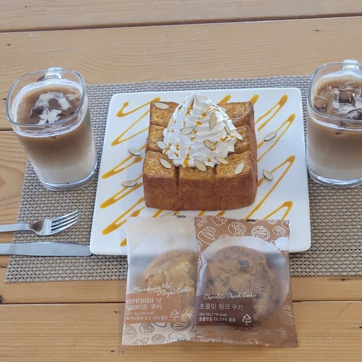 허니브레드+쿠키(2개)+라떼(2잔)