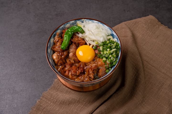 야끼토리동 (닭다리살덮밥)