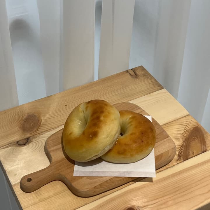 캐러멜넛츠크림베이글