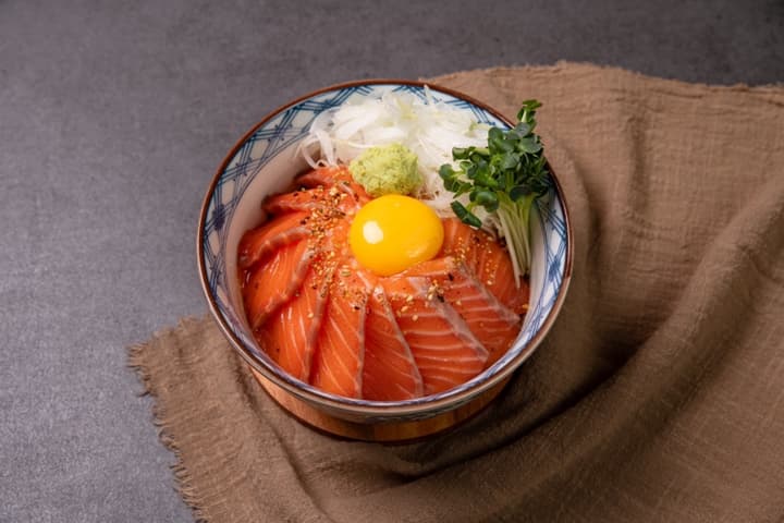 별식사케동 (소유연어덮밥)